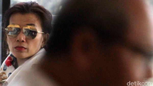 Istri Irman Gusman Datangi KPK