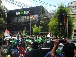 Perform Percent Anjlok, Ratusan Driver Geruduk Markas Go-Jek