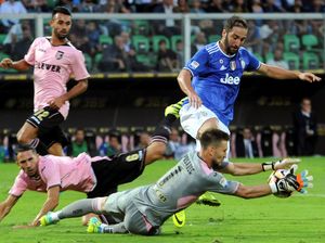 Dani Alves: Jangan Terlalu Bebani Higuain