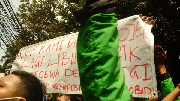 Ratusan Driver Demo Markas Go-Jek