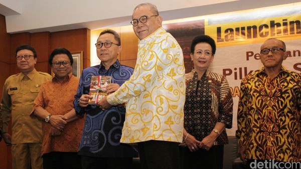 Rambe Kamaruzzaman Luncurkan Buku Perjalanan Panjang Pilkada Serentak