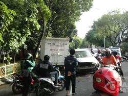 Kecelakaan Honda CRV vs Mobil Boks, Lalin di Manggarai Jakarta Macet