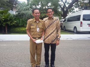 Datang Lagi ke Kantor Ahok, Sandiaga Uno Diajak PNS Foto Bersama