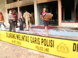 Polisi Amankan 3 Terduga Pelaku Pembakaran Kantor DPRD Gowa