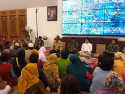 Bupati Anas Dinasihati Pedagang: Hari Baik Bangun Pasar itu Senin Pahing Pak