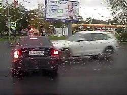 Audi Ngebut di Perempatan Tabrak Volvo, Mesin Volvo Sampai Terbang