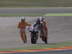 Marah ke Rekan Setim Sendiri, Redding: Petrucci Tak Punya Otak!