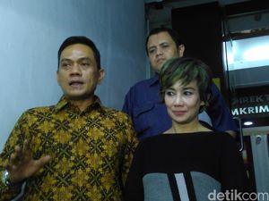 Reza Artamevia Laporkan Gatot Brajamusti? Reza Artamevia Laporkan Gatot Brajamusti?