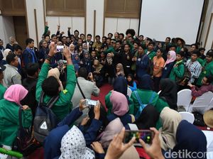 150 Mahasiswa Datang ke Kantor Amran Bahas Soal Irigasi Hingga Distribusi Pupuk