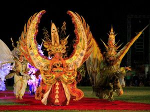 Kostum Malang Amore Carnival Gemparkan Adelaide