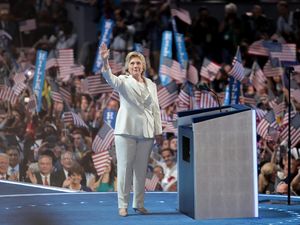 Reebok Desain Ulang Celana Panjang Hillary Clinton Agar Lebih Stylish Reebok Desain Ulang Celana Panjang Hillary Clinton Agar Lebih Stylish