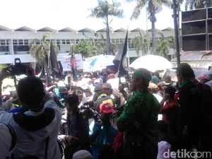 Ratusan Petani Tagih Janji Bupati Jember Soal Redistribusi Tanah