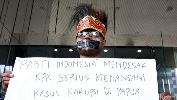 Pemuda Papua Demo di KPK