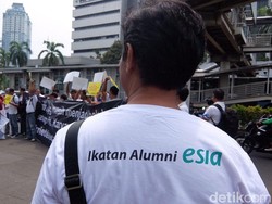 Masih Ingat Operator Esia? Begini Nasibnya Sekarang