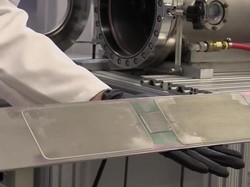 Layar Ponsel Samsung akan Dibuat Seperti Daun Talas