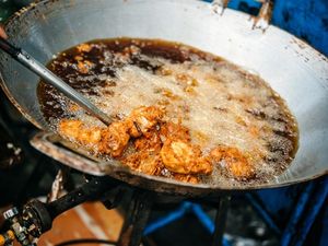 Alasan Minyak Curah Dilarang, Masih Ada Warga BAB Sembarangan Alasan Minyak Curah Dilarang, Masih Ada Warga BAB Sembarangan