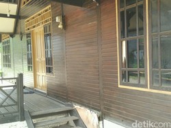 Bisik-bisik Warga soal Gemerlap Penyambutan Dimas Kanjeng di Padepokan Makassar