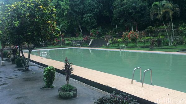 Penampakan Kolam Enteng Jodoh di Lombok
