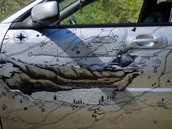 Pria Ini Ubah Baret di Bodi Mobil Jadi Lukisan yang Indah