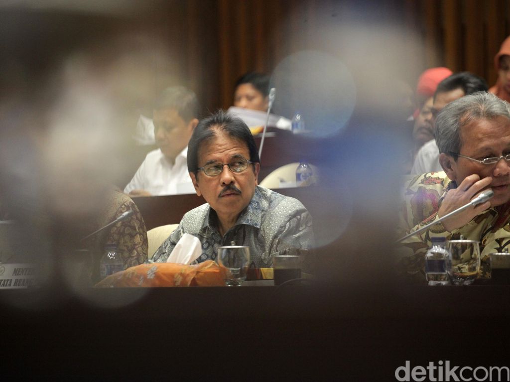 DPR Gelar Rapat Bersama Pemerintah Bahas Tanah, Ini Hasilnya DPR Gelar Rapat Bersama Pemerintah Bahas Tanah, Ini Hasilnya