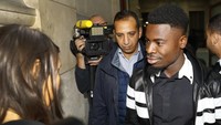 Serge Aurier (bek kanan). Pada September 2016, Aurier dinyatakan bersalah atas kasus penyerangan polisi dan dihukum penjara dua bulan. Saat ini pemain 25 tahun itu bermain di Tottenham Hotspur. (PATRICK KOVARIK/AFP)