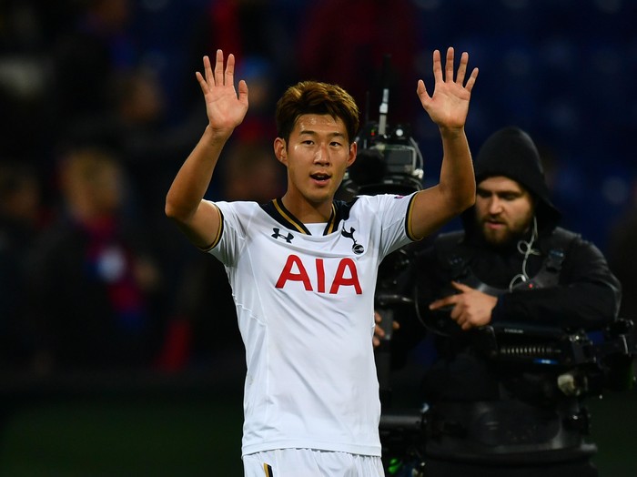 MOSCOW, RUSSIA - SEPTEMBER 27:  Heung-Min Son of Tottenham Hotspur celebrates victory after the UEFA Champions League Group E match between PFC CSKA Moskva and Tottenham Hotspur FC at Stadion CSKA Moskva on September 27, 2016 in Moscow, Russia.  (Photo by Dan Mullan/Getty Images)