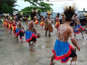 Tari Adat Papua Warnai Festival Desa Teknologi