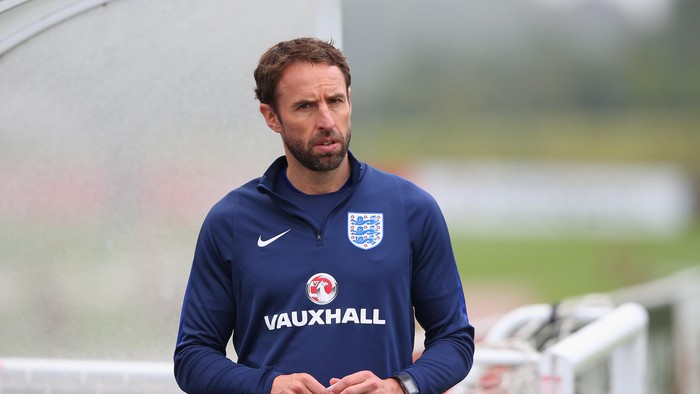 BURTON-UPON-TRENT, ENGLAND - SEPTEMBER 05:  Gareth Southgate the manager of England U21s looks on during a training session at St Georges Park on September 5, 2016 in Burton-upon-Trent, England.  (Photo by Alex Livesey/Getty Images)