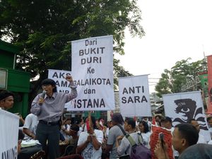 Penggusuran Bukit Duri Dilakukan, Warga Gelar Orasi Kebudayaan Penggusuran Bukit Duri Dilakukan, Warga Gelar Orasi Kebudayaan