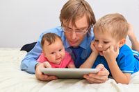 Kiat Penting Orang Tua Mendidik Anak Generasi Alpha
