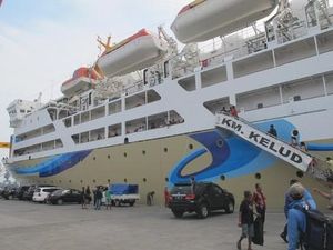 Naik Kapal Pelni Bawa Bagasi di Atas 50Kg Kena Tarif Naik Kapal Pelni Bawa Bagasi di Atas 50Kg Kena Tarif