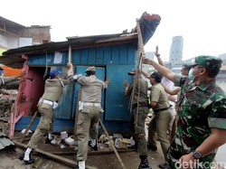 Warga Bukit Duri Lihat Rumah yang Dihancurkan: Sedih, Tapi Tinggal di Rusun Nyaman