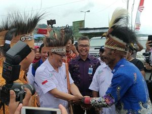 Mengangkat Derajat Desa di Papua dengan Internet