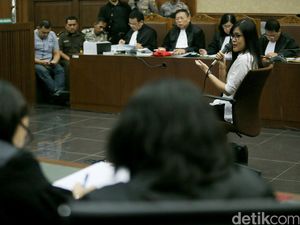 Ditanya Penyebab Mirna Meninggal, Jessica: Saya Juga Mempertanyakan Itu Ditanya Penyebab Mirna Meninggal, Jessica: Saya Juga Mempertanyakan Itu