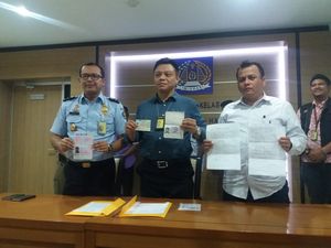 Petugas Imigrasi Bandara Soekarno-Hatta Tangkap Empat WNA Bermasalah