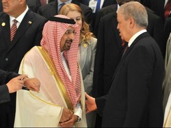 Anggaran Defisit, Arab Saudi Pangkas Gaji PNS