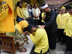 Lantik Pengurus Purwakarta, Dedi Mulyadi Serukan Golkar Jadi Partai Kekeluargaan