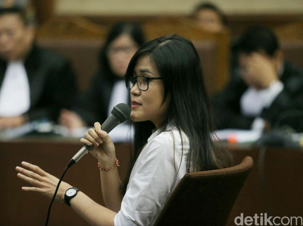 Yakin Jessica Taruh Racun, Hakim: Lalat Hinggap di Gelas Mirna pun Jessica Tahu