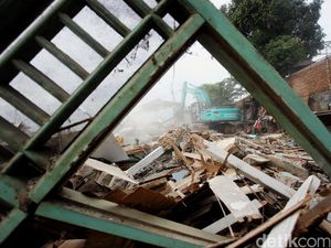 Pemukiman Bukit Duri Rata Dengan Tanah Pemukiman Bukit Duri Rata Dengan Tanah
