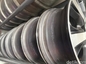 Kebangetan! Pelek Curian Dijual Rp 200 Ribu di Tukang Rongsokan Kebangetan! Pelek Curian Dijual Rp 200 Ribu di Tukang Rongsokan