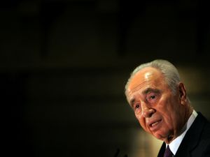 Presiden Palestina Sebut Shimon Peres Mitra Pemberani untuk Perdamaian