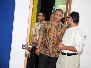 Ketua KPK Nimbrung di Diskusi Buku Denny Indrayana