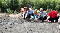 Penanaman 10.000 Mangrove di Serang
