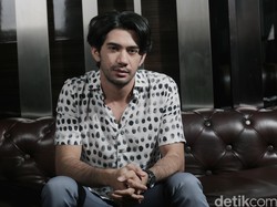 Bagaimana Reza Rahadian Belajar Memahami Nilai Profesionalisme?