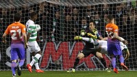 Moussa Dembele membobol gawang Manchester City. Lee Smith/Reuters/detikFoto.