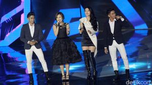 Aksi Panggung Ayu Ting Ting dan Zaskia Gotik di AMI Awards 2016