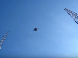 Dilempar ke Langit Oleh Wahana Ketapel di Wina