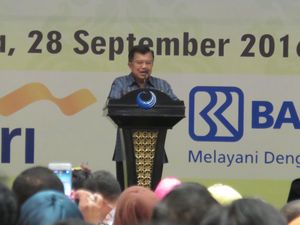 Cerita JK Tentang Suasana Salat Id di AS dan Kondisi Krisis Venezuela