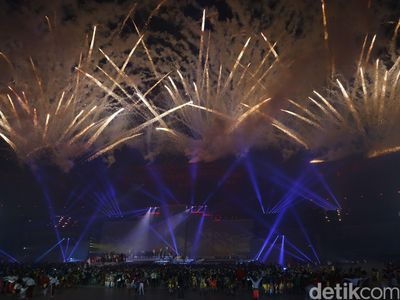 Pesta Kembang Api Tutup PON XIX