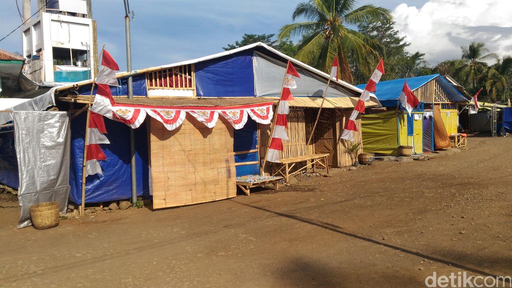 Tenda-tenda Pengikut Dimas Kanjeng Kini Sepi Tenda-tenda Pengikut Dimas Kanjeng Kini Sepi